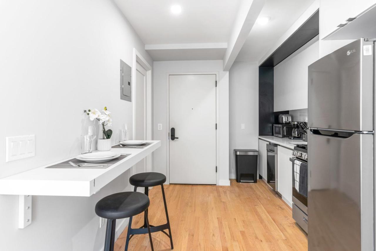 Hébergement de vacances Luxe Studio In Upper East Side With Charming Juliet Balcony New York